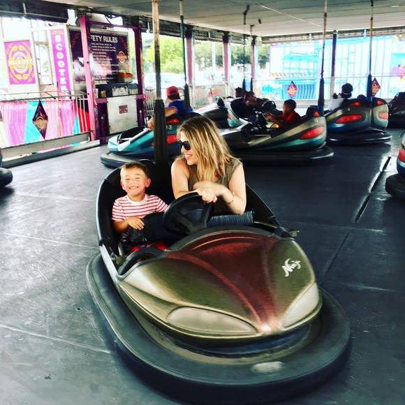 Meet your Posher, Laura - Picture 1 of 1